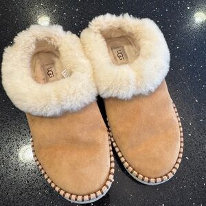 Like new UGG Beige and cream  Slippers/ shoes -